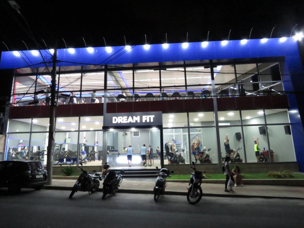Fachada da academia Dream Fit BH no bairro Camargos
